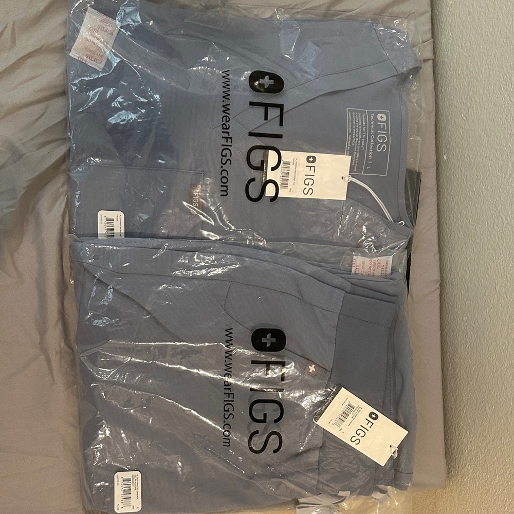 FIGS large Scrub Set NWT